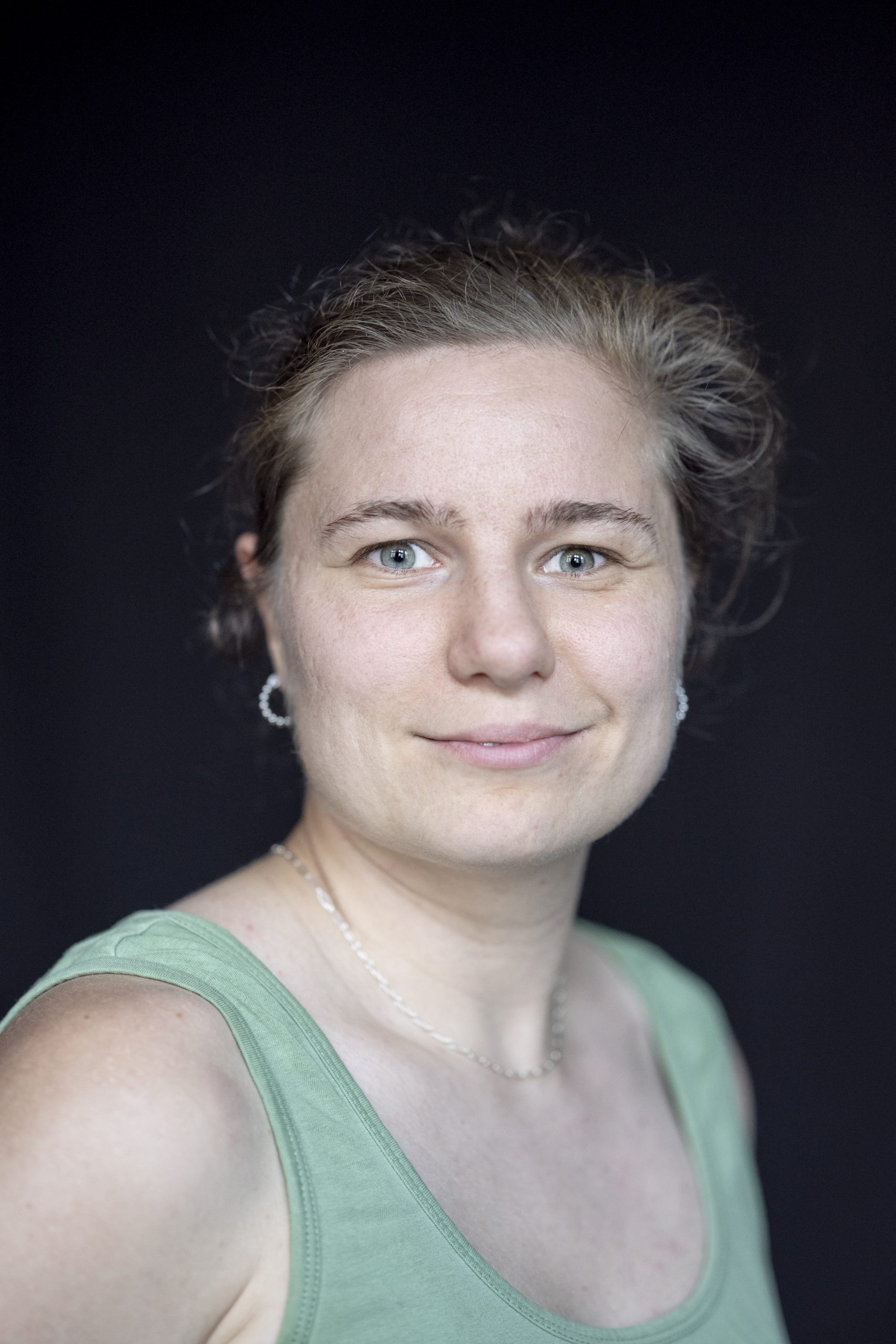 Portrait von Theaterpädagogin Friederike Dumke.