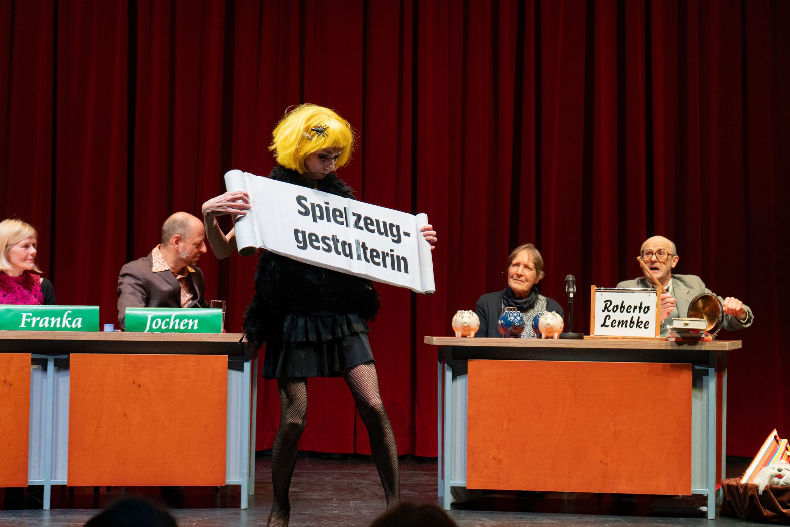 Enthüllung des Berufes der Spielzeuggestalterin.